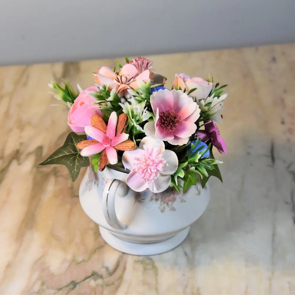Vintage orphan (no lid) sugar bowl with delicate airbrushed Sola Wood flowers